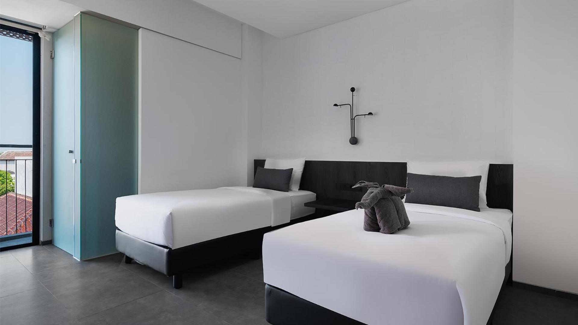 Rez Hotel Semarang Esterno foto
